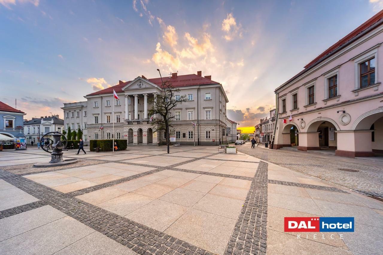 Hotel Dal Kielce Exteriör bild